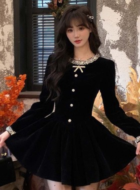 千金风黑色丝绒连衣裙女2025秋冬季新款高级感小黑裙打底裙QJ0181