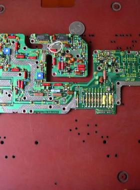 FLUKE高频线路板 带MRF587和M/A 4GM502高频管 和未知镀金元件