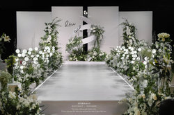高级感白色极简结婚礼背景板小众草坪KT板背景墙定制花艺装饰布置