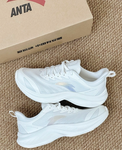 安踏飞云2跑步鞋女款白色 922525519-1  蚌埠直发