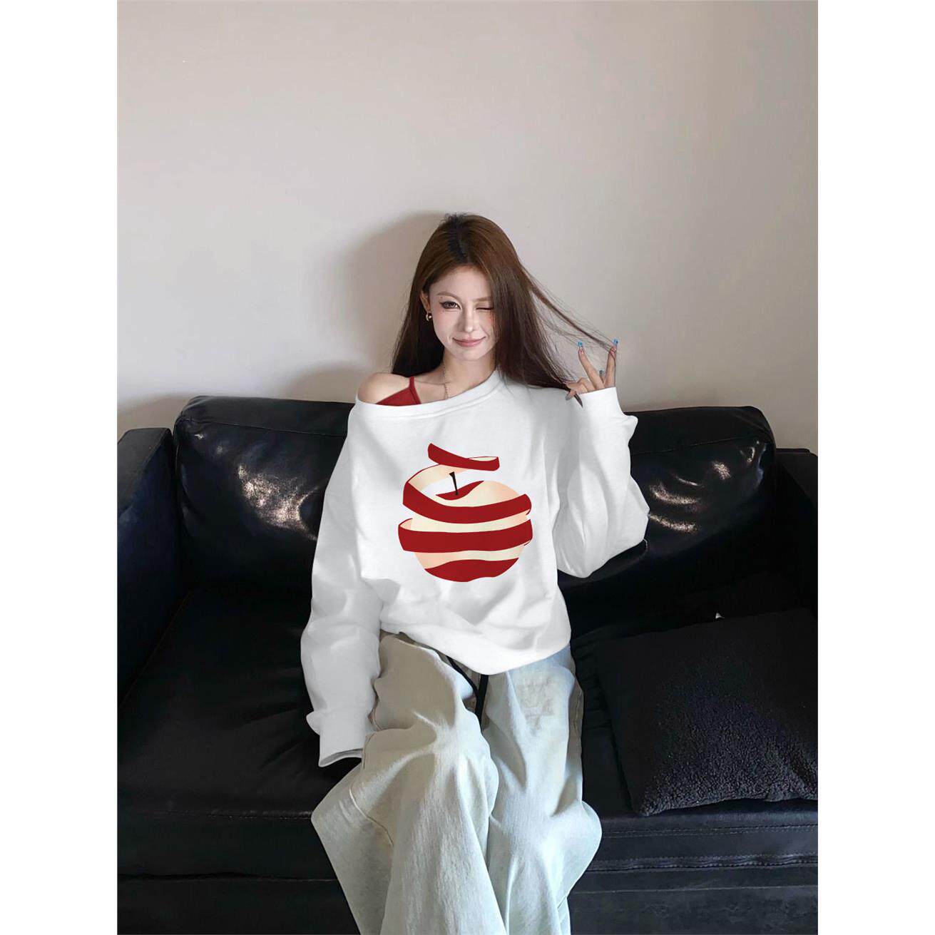 甜辣假两件设计感露肩卫衣女秋冬新款韩系百搭宽松小众斜肩上衣女