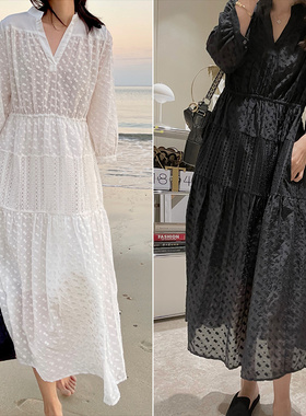 nw80en 2024年春夏季 刺绣丝绵V领连衣裙 新款温柔纯色黑色长裙简