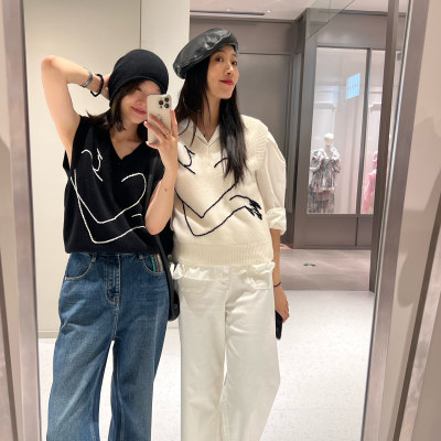 设计师原创手工绣花v领毛衣马甲