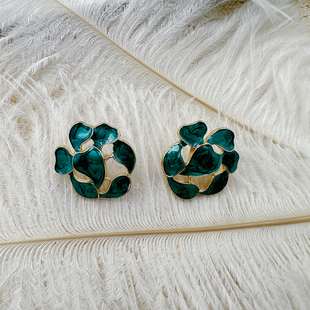 C402 绿色树叶镂空圆形耳钉合金滴釉植物元 素气质无耳洞耳夹