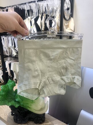 俏织暖宫海藻提臀蜜桃囤强力收腹收小肚子内裤女中腰无痕透气短裤