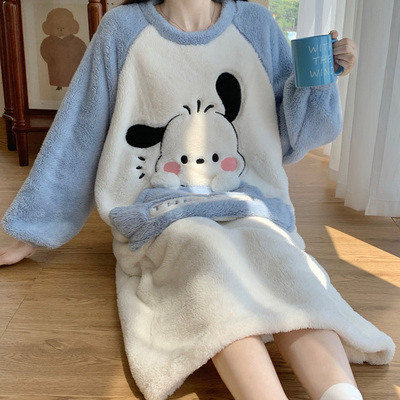 珊瑚绒宽松大码长款卡通睡衣