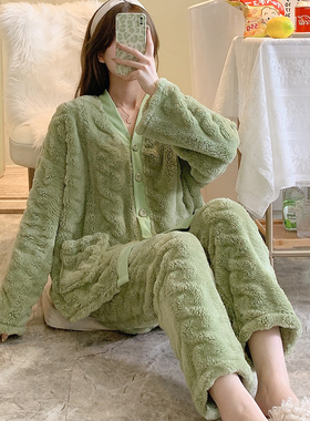 新款绿色秋冬季法兰绒睡衣女开衫大码加厚保暖珊瑚绒家居服两件套