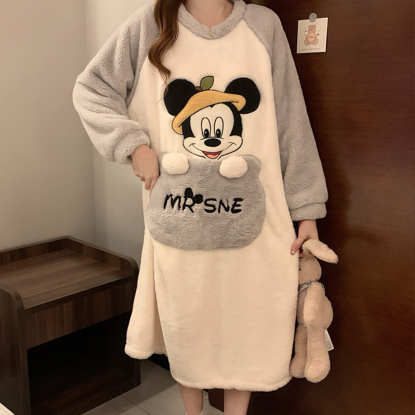秋冬季珊瑚绒睡裙女加绒加厚卡通小口袋保暖法兰绒甜美家居服睡衣