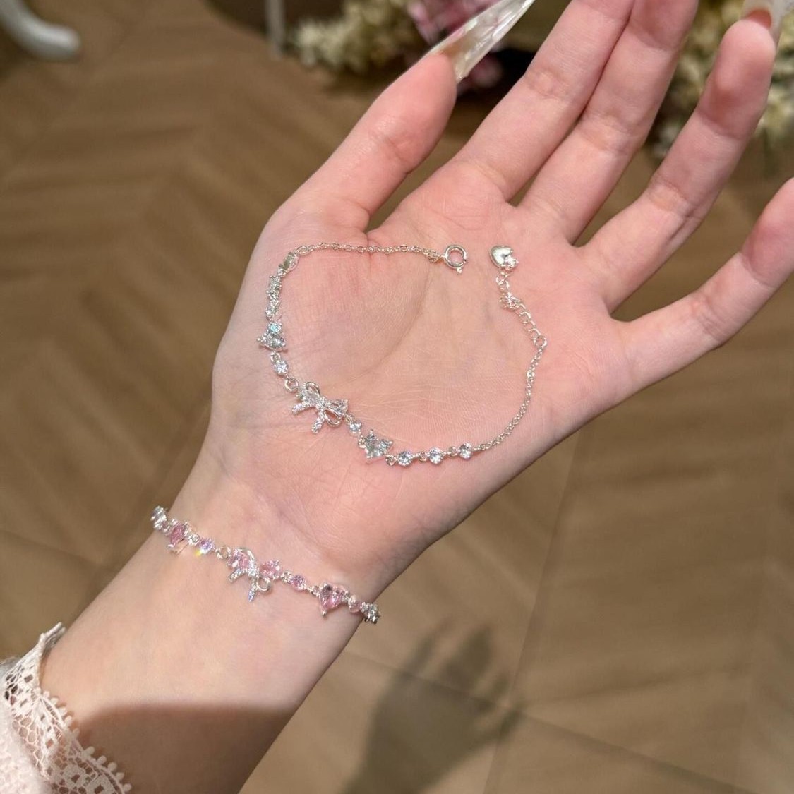 新款蝴蝶结爱心手链女韩版轻奢小众设计高级感粉锆心形手饰送女友