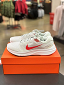 前掌内置Zoom气垫DA8535 010断码 耐克男子缓震跑鞋