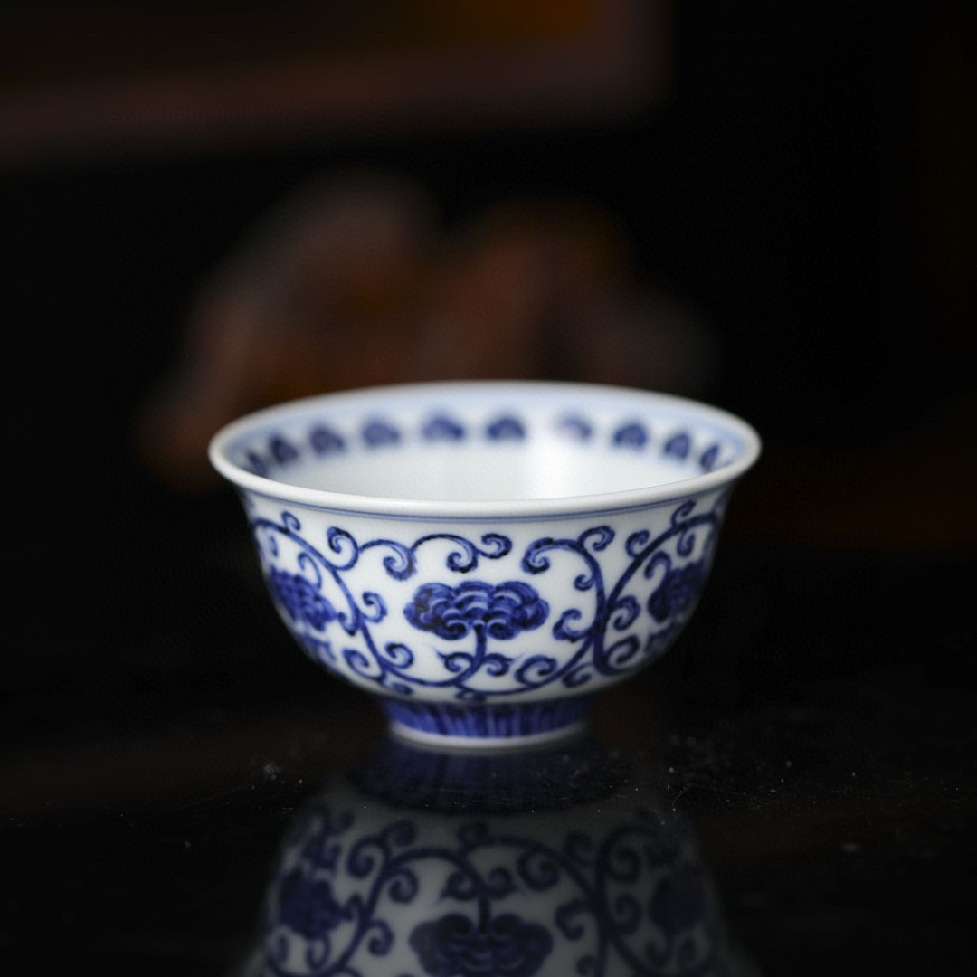 春风祥玉 青花缠枝灵芝纹灯盏杯高端茶杯景德镇陶瓷主人杯景德镇图片