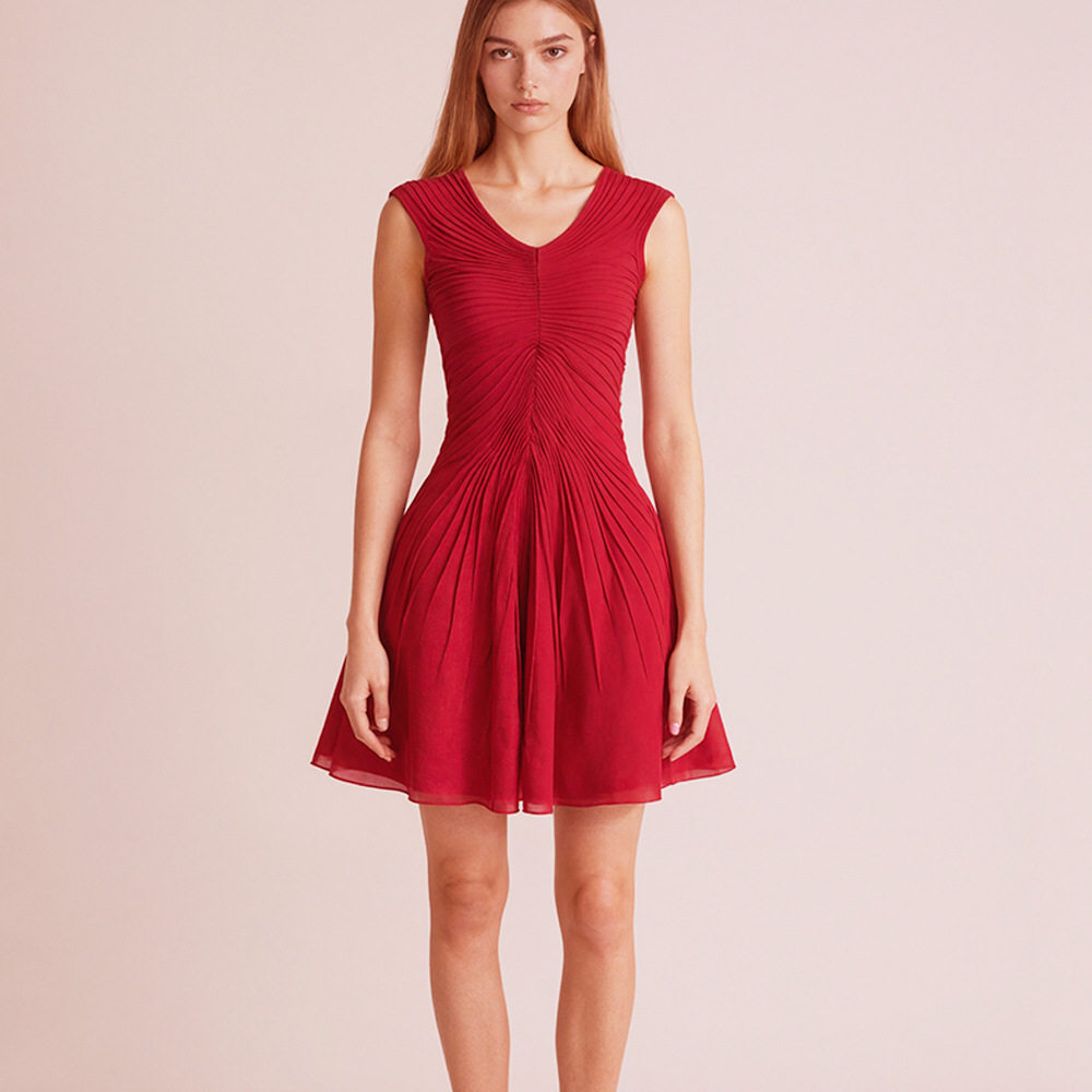 现货新款气质优雅收腰显瘦红色性感V领针织连衣裙女短款A字短裙潮