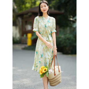 真丝桑蚕丝连衣裙女轻奢高级感夏季法式V领气质女人味中长碎花裙