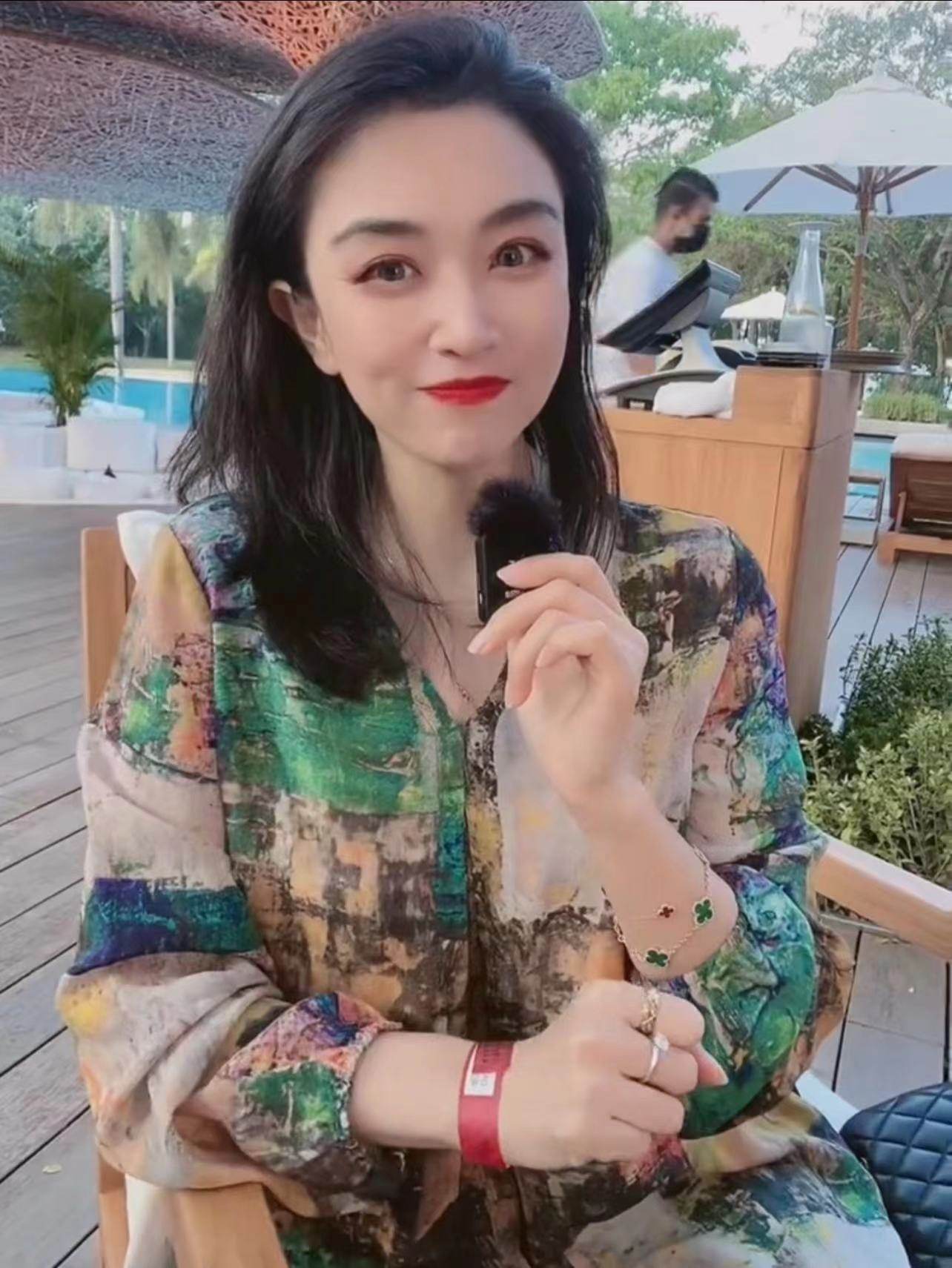 祖母绿春夏新款连衣裙2022年高端奢华大码女装长袖印花连衣裙夏季