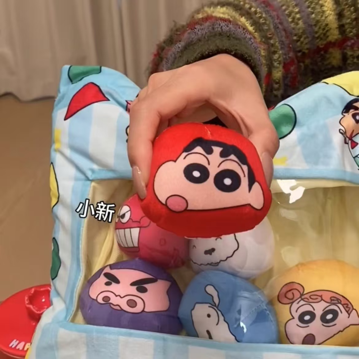 蜡笔小新抱枕创意玩偶靠枕毛绒