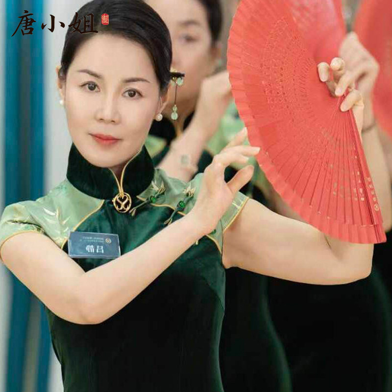 绿色手工重磅韩国丝绒旗袍复古旗袍导师班课程服走秀团体演出服装