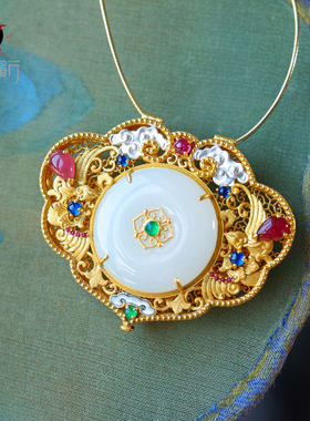 衣锦媚行S925镀金和田玉香囊吊坠