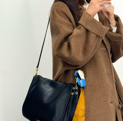 26ss孙千soft triomphe besace邮差包羊皮单肩斜挂包翻盖半月女包