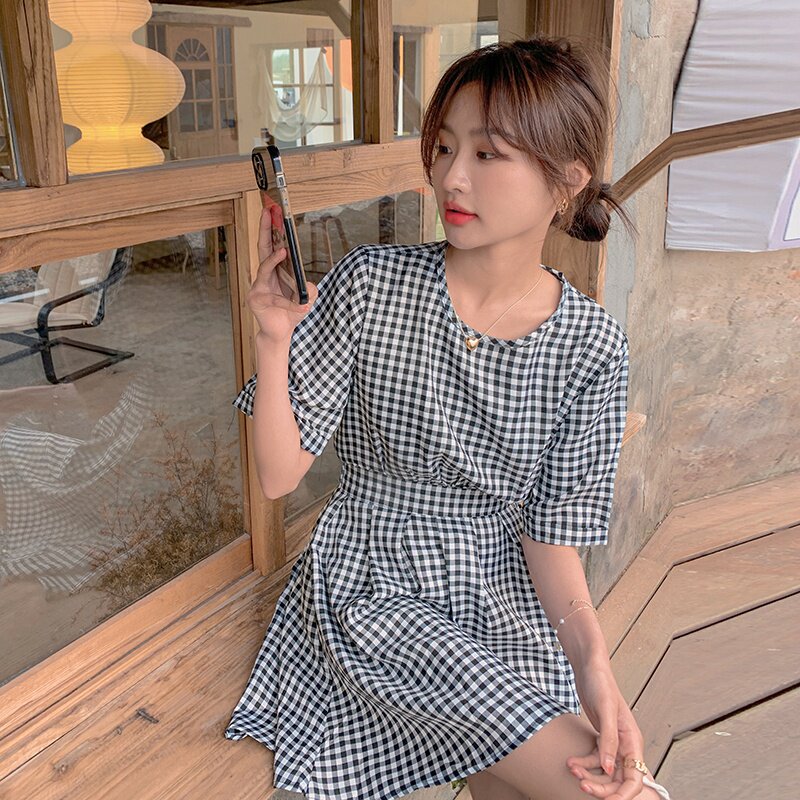 黑白格子度假连衣裙女夏2025新款小个子心机露腰绝美别致辣妹裙子,女装连衣裙,浙宝185