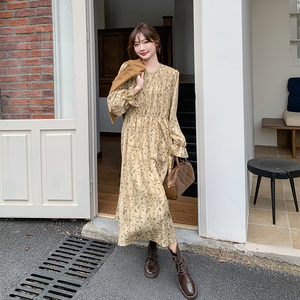 法式复古碎花连衣裙女2025年春季新款今年流行马甲长裙图片