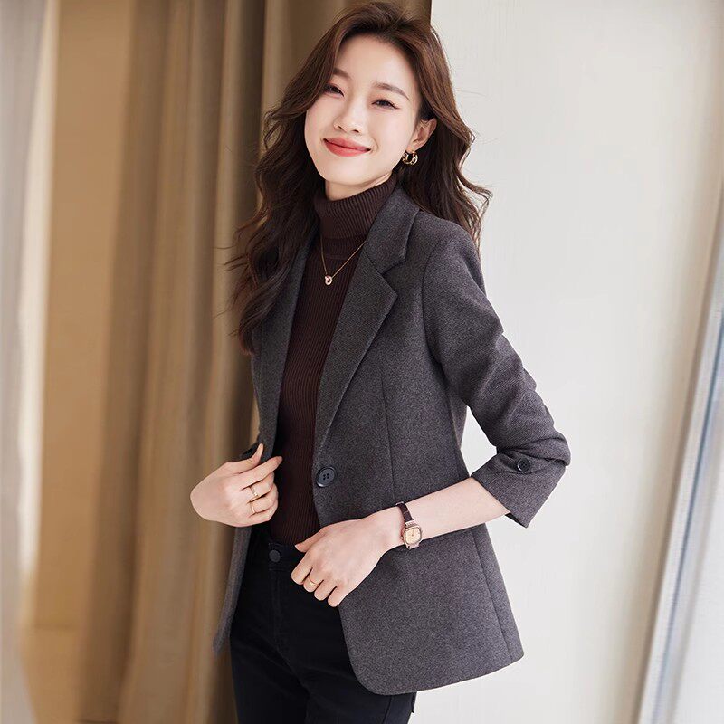灰色毛呢西装外套女春秋2026新款高级感小个子休闲气质女士小西服