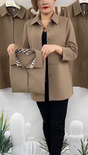 净色翻领纽扣中长款开衫外套