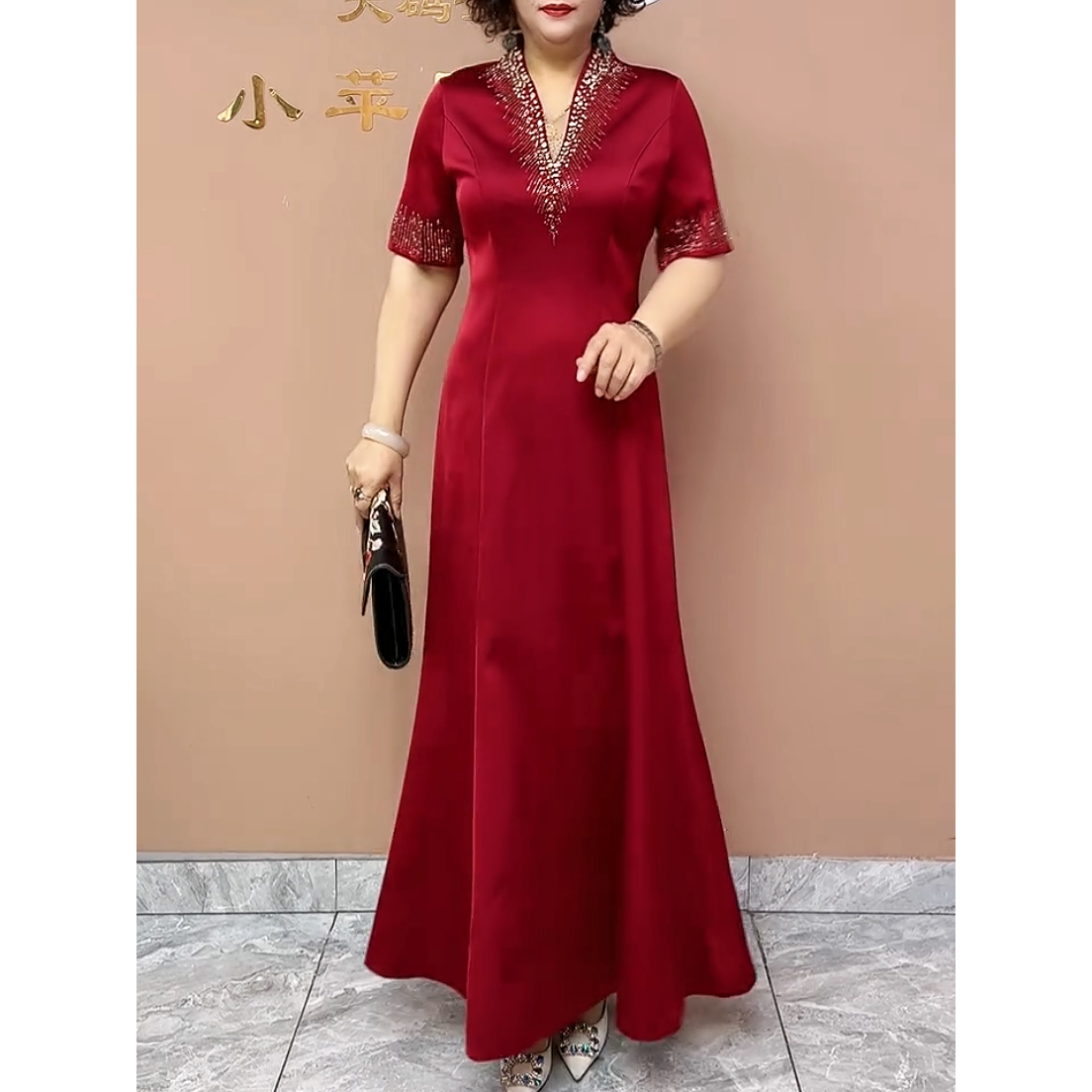 重工烫钻V领长款修身连衣裙女新款中老年女装婚礼宴会喜婆婆礼服