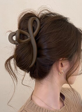 日常百搭~高级感美拉德抓夹女后脑勺2024新款简约鲨鱼夹发夹头饰