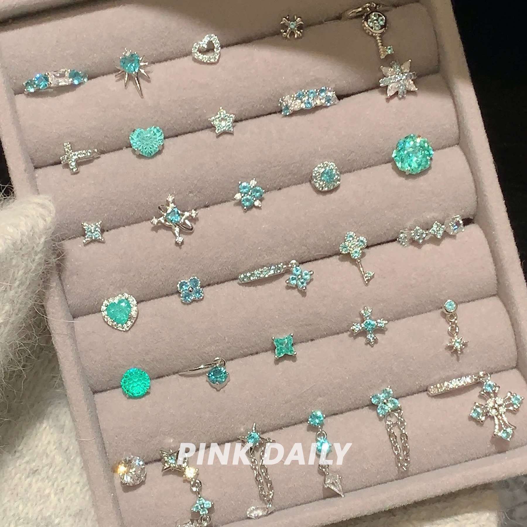 Pink Daily帕绿色爆闪锆石钛钢耳钉耳环甜酷薄荷绿独特耳骨钉耳饰图片
