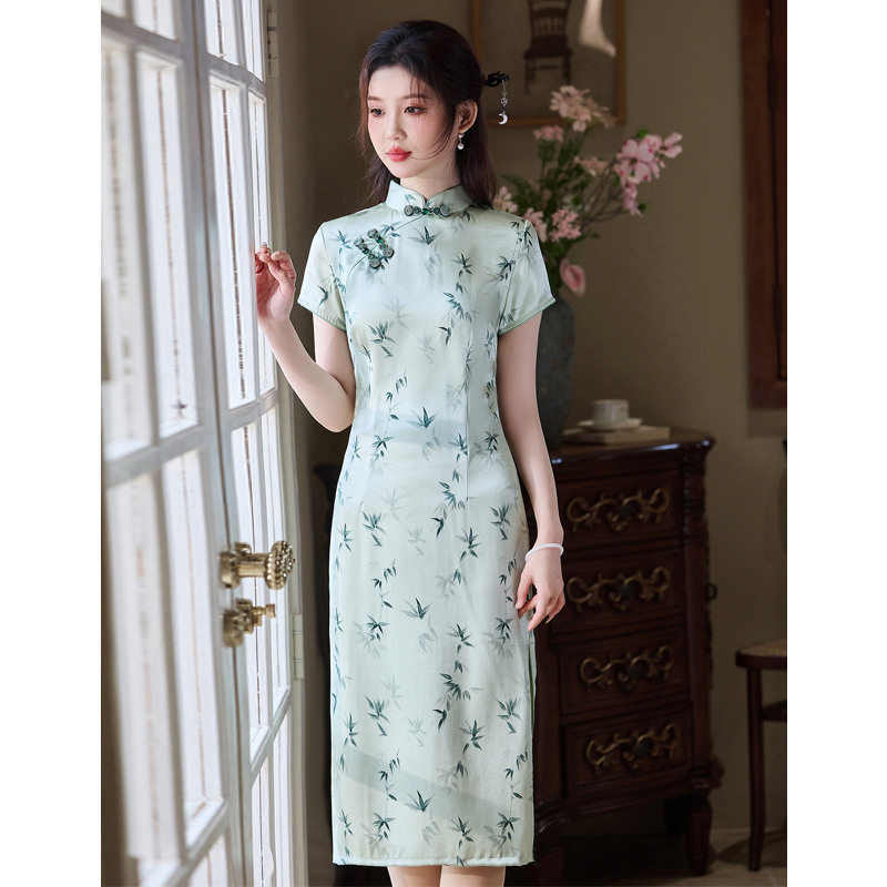 绿色旗袍女装2025新款新中式夏季国风连衣裙女高级感包臀裙长裙子