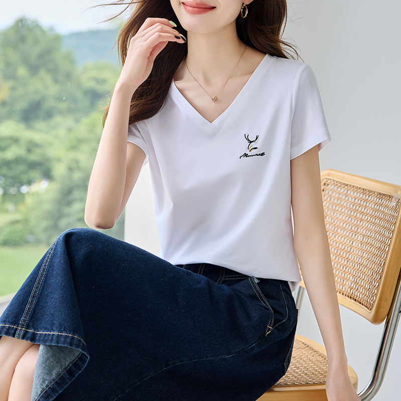 白色正肩短袖t恤女2025年新款时尚洋气刺绣v领上衣夏季遮肚子体恤