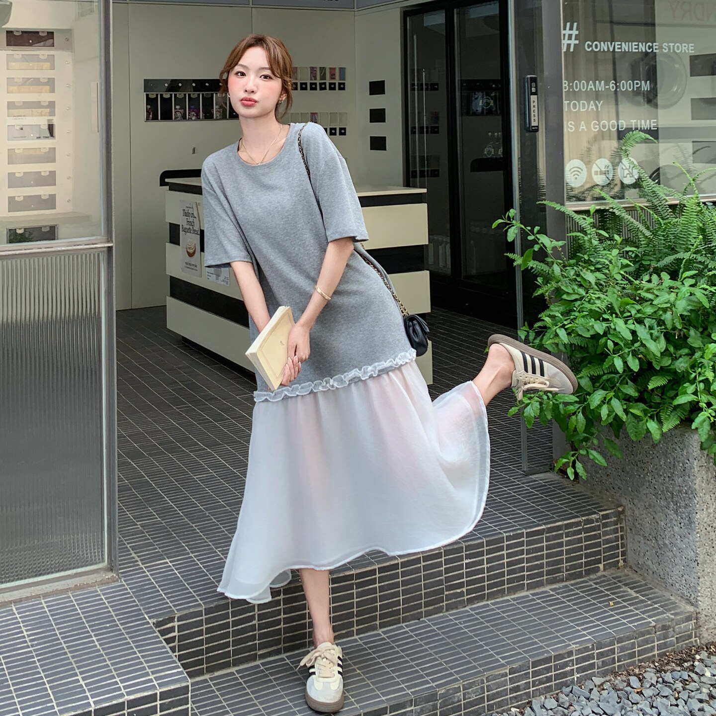 灰色网纱拼接连衣裙女夏季2025年新款设计感气质显瘦中长款T恤裙,女装连衣裙,浙宝257