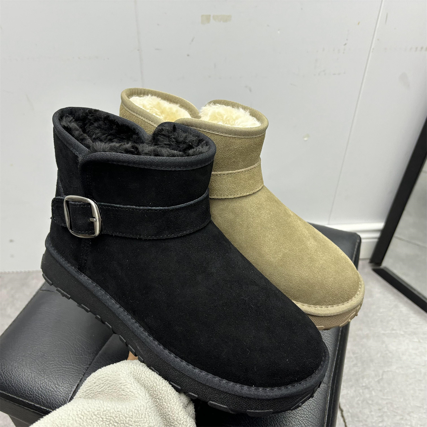 断码处理冬季新款男靴圆头套筒户外拼色加绒加厚防寒雪地靴男棉靴