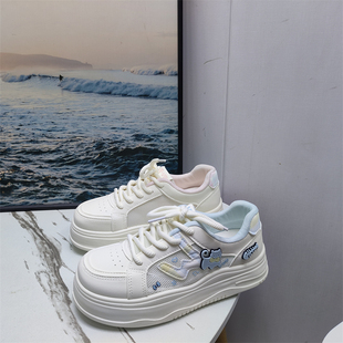 女鞋系带运动鞋风尚思加厚底小白鞋女2026新款透气百搭休闲板鞋