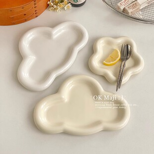 高颜值餐具盘子平盘浅盘家用陶瓷早餐盘ins风餐盘可爱创意云朵盘
