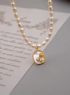 法式复古米型淡水珍珠项链小众设计镶钻浮雕花朵项链天然小米珍珠