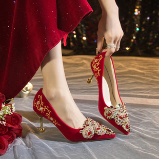 酒红色结婚鞋女2025新款中式婚礼敬酒礼服新娘鞋孕妇不累脚高跟鞋