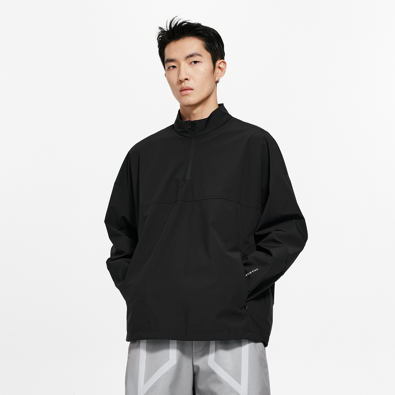 Unawares轻薄折叠收纳结构风衣