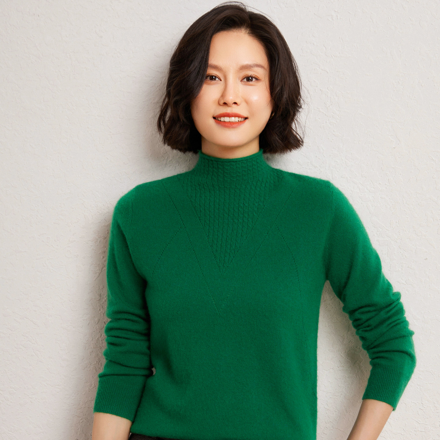 时尚小麻花半高领羊绒衫女秋冬镂空毛衣宽松针织打底衫