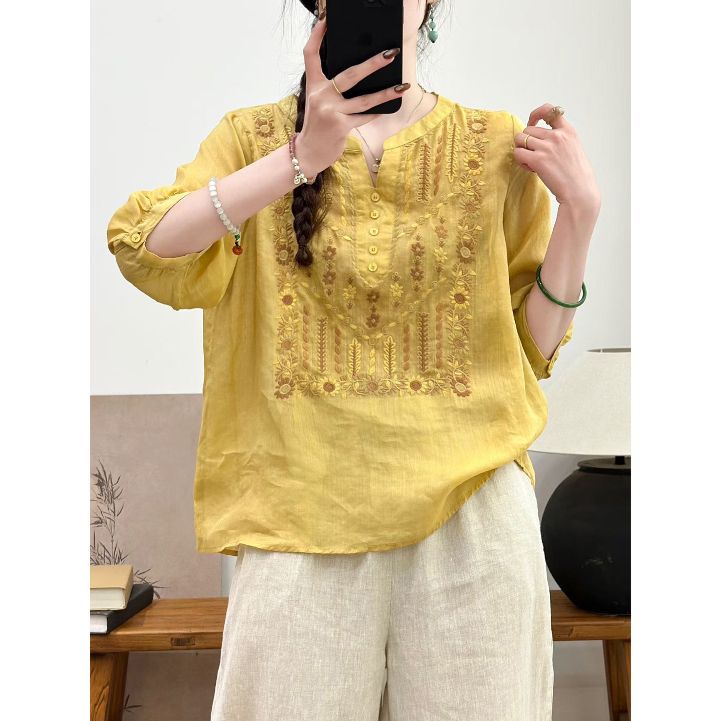 夏季新款苎麻刺绣衬衫女宽松显瘦V领中袖上衣名族风刺绣衬衣小衫