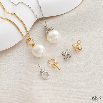 祢饰妮铜镀金强保色珍珠托吊坠