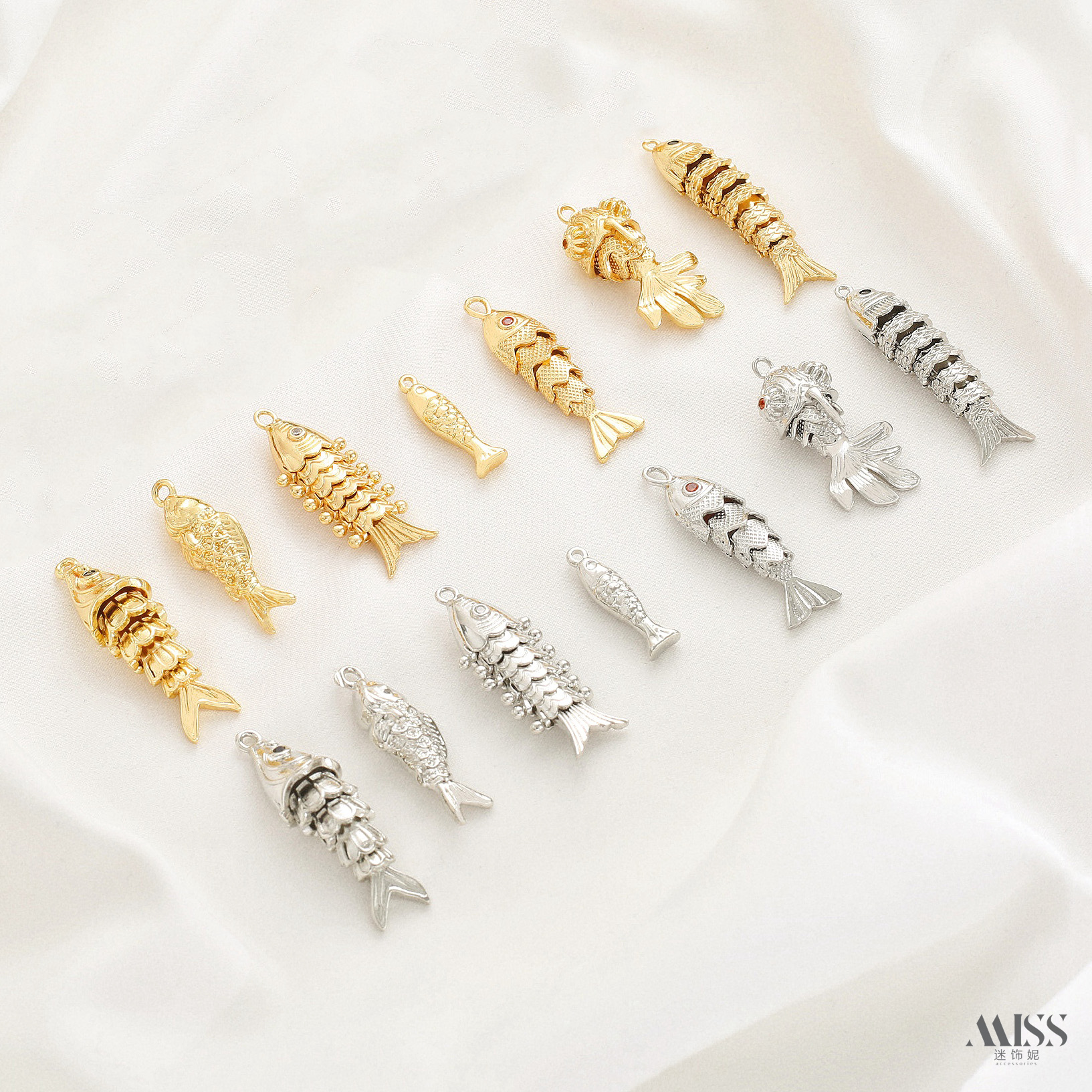 祢饰妮铜镀真金鱼儿吊坠