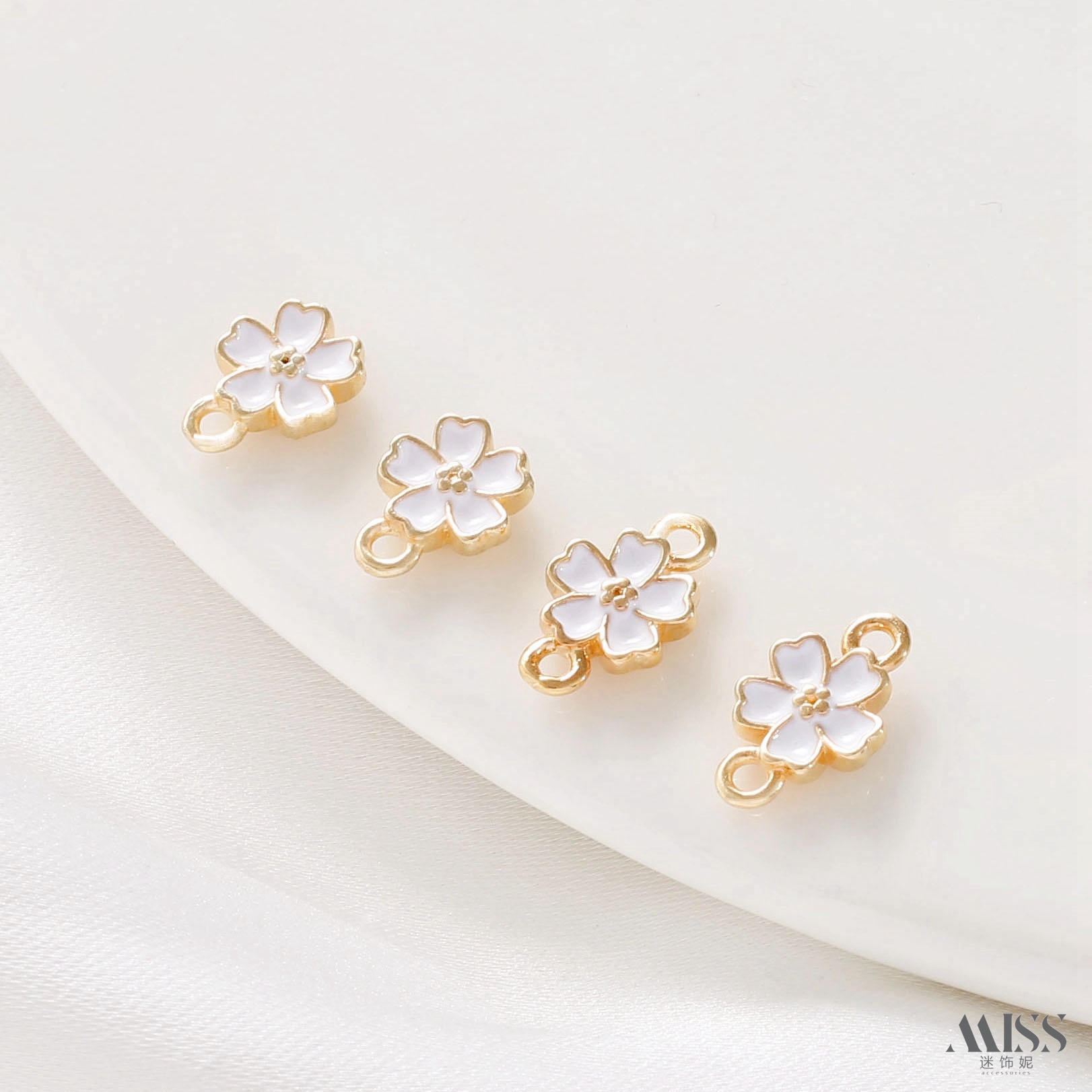 祢饰妮女士铜包金保色吊坠挂件