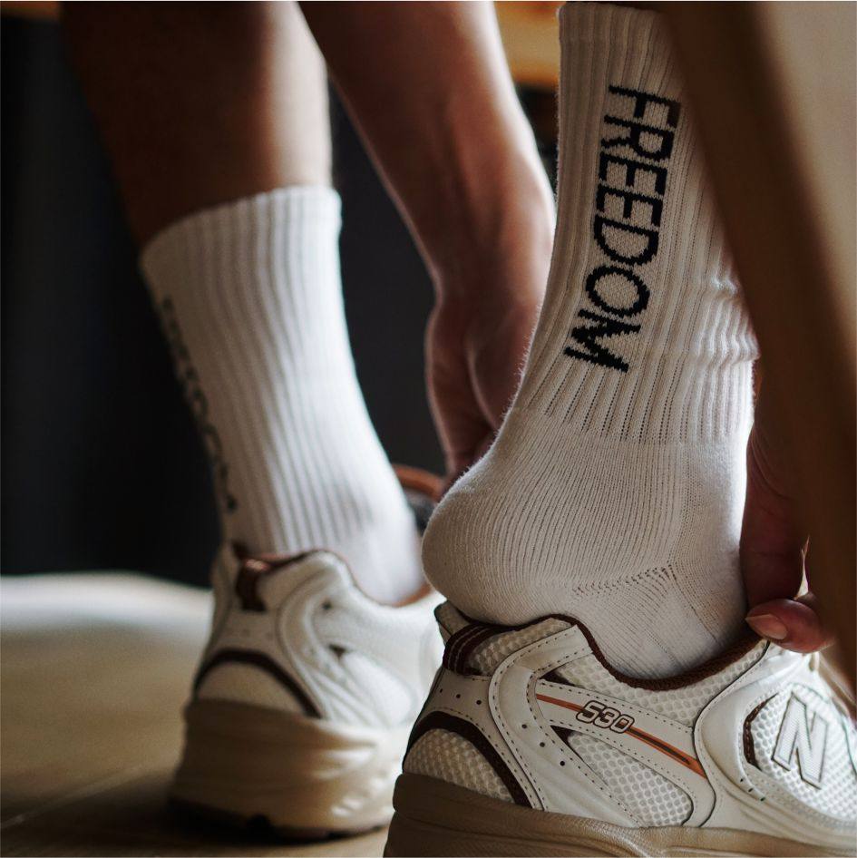 秋冬男士纯棉中筒袜街头字母潮袜