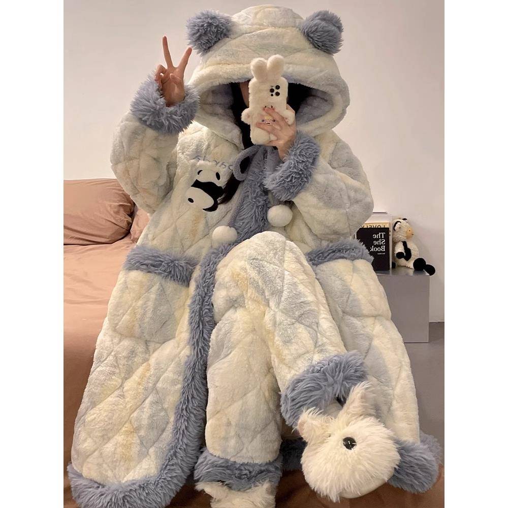 秋冬三层夹袄睡衣女新款加厚保暖长袍熊猫连帽毛绒家居服套1113z