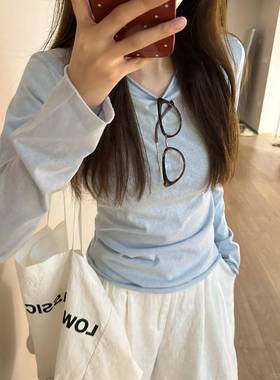 浅蓝色卷边长袖T恤女2026季罩衫春秋百搭薄款打底上衣0105w