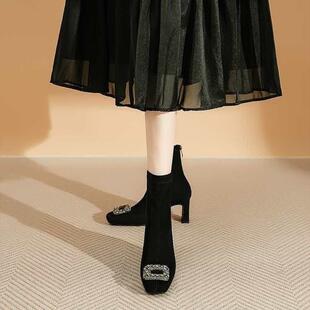 小个子水钻方扣黑色弹力靴子新款显高跟短靴尖头袜靴瘦瘦靴0122k