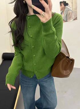 冬季装绿色半高领单排扣毛衣外套女2025季新款洋气减龄显白1128r
