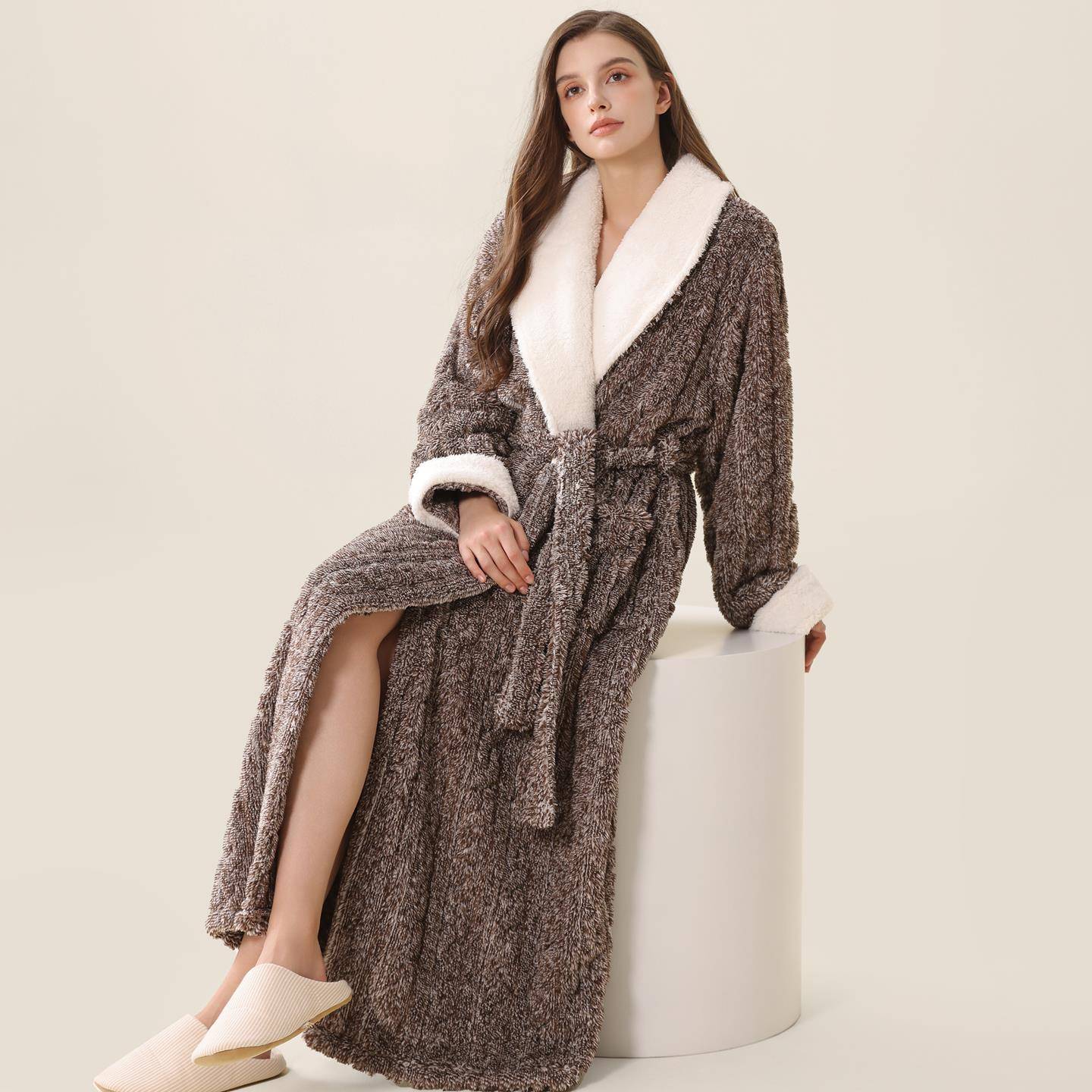 秋冬睡袍女秋冬季加长款2025新款保暖家居服加厚加绒珊瑚绒1009c