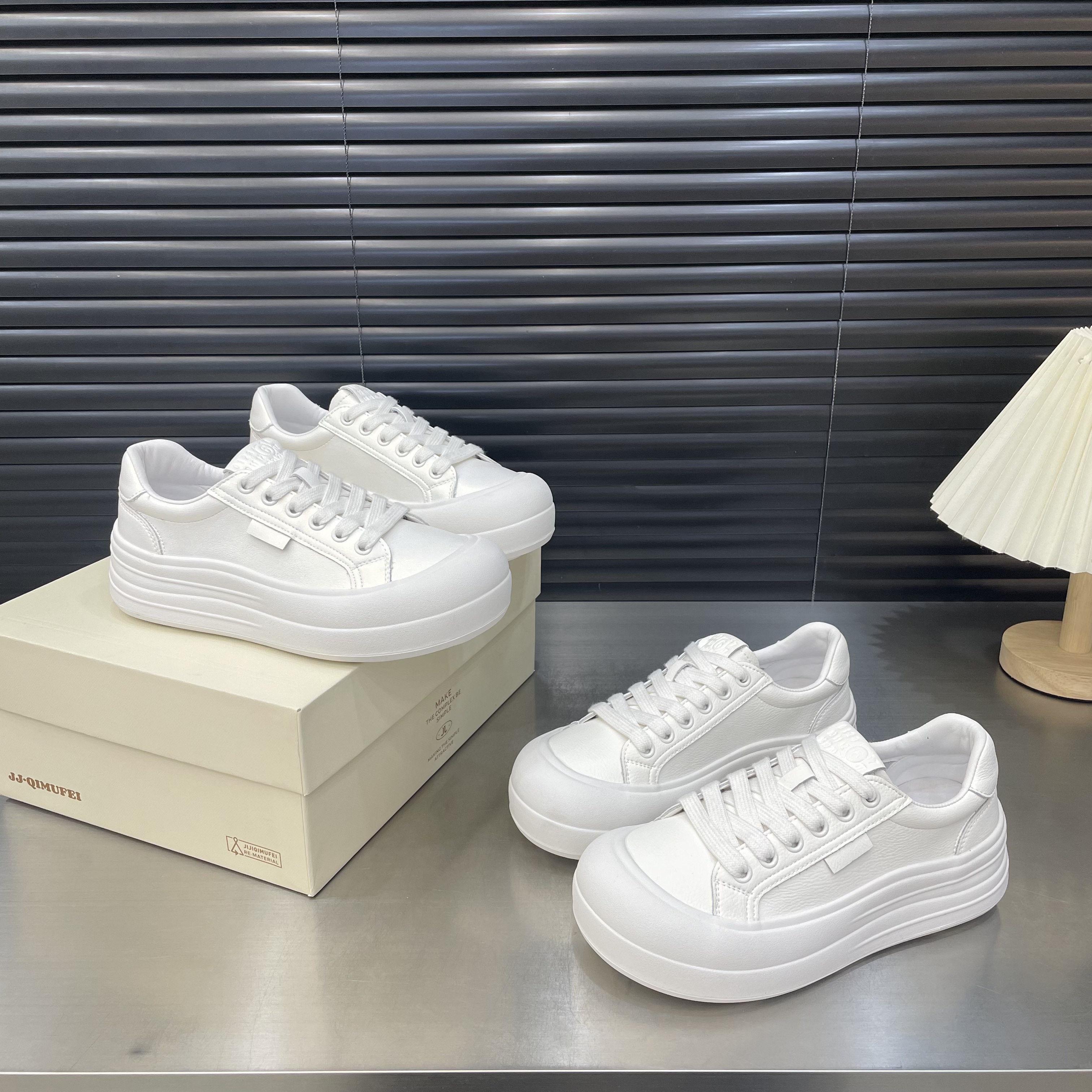 小熊厚底娃娃头小白鞋板鞋女2026春夏季新款秀气休闲百搭真皮单鞋